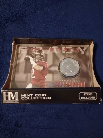 Tampa Bay Buccaneers Tom Brady coin with stand By  Highland Mint Cover