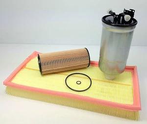 VW GOLF 1.9 TDi 97-04 SERVICE KIT AIR FUEL OIL FILTERS - Picture 1 of 1