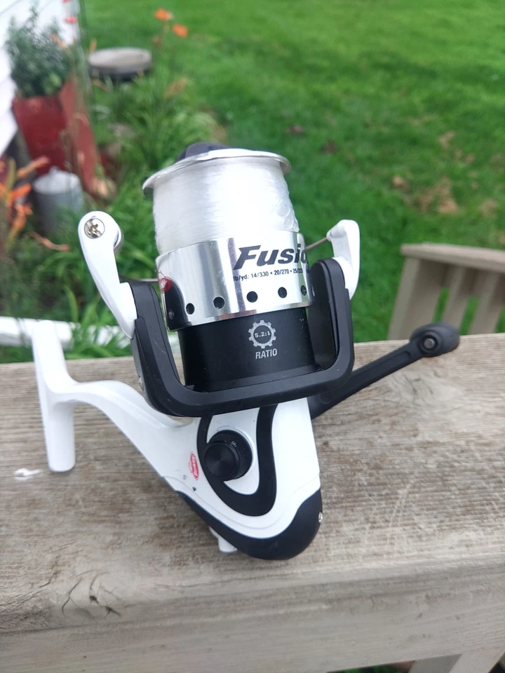 Berkley Fusion 206 Spinning Reel Fishing 2 bearing. New off Combo. - Image 1 of 4