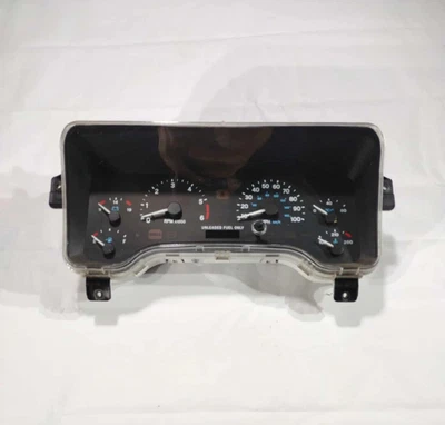Cuadro de instrumentos velocímetro tablero Jeep TJ Wrangler 97-00 197K 56009170 Foto 1 de 4