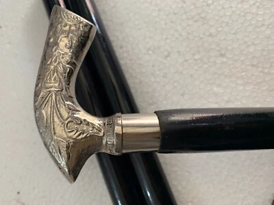 Bastone da passeggio in legno con manico in ottone cromato argento antico vin... - Immagine 1 di 4