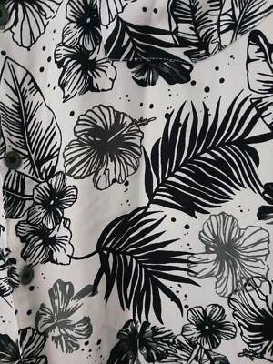 Camisa Tropical Free Planet Para Hombres Abotonada Grande Blanca Negra Hawaiana Papá Playa Foto 1 de 4