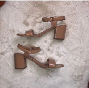 NWOB Tory Burch Heel Sandals - Picture 1 of 9