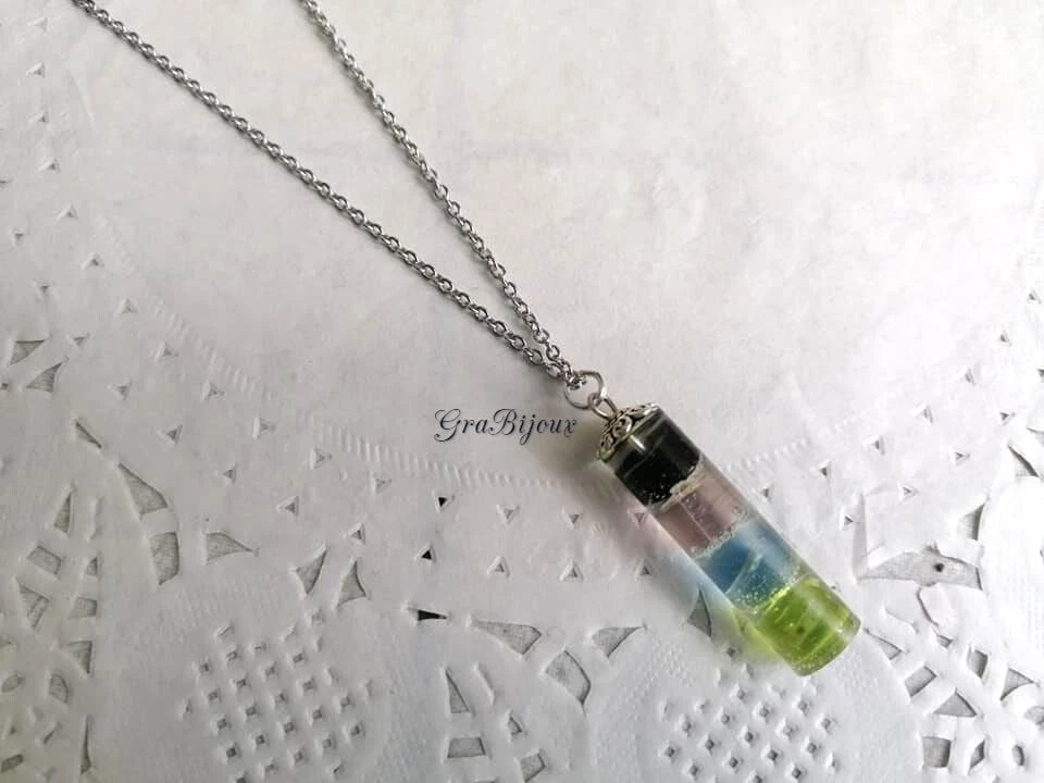 Collana resina ciondolo cristallo pietre multicolor - Immagine 1 di 1