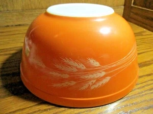 Vintage Pyrex Autumn Harvest Wheat Nesting Mixing Bowl #403 Sz 2.5L Made USA 538 - Picture 1 of 7