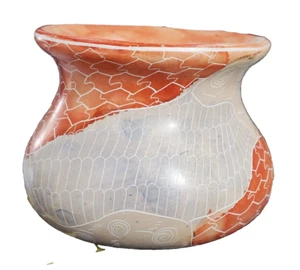 KENYA geschnitzte kleine Keramik Vase orange creme taupe mit Struktur in weiß gemarkt - Bild 1 von 24