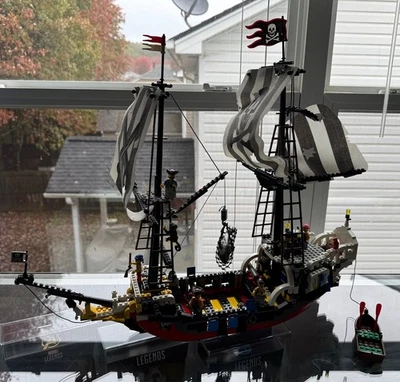 Vintage 1996 LEGO System Set 6289 Red Beard Runner  99% complete - Image 1 of 4