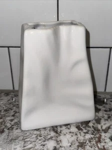 Vintage ELPA Alcobaca Portugal Keramik weiß Papiertüte Übertopf Topf Vase 4,75 Zoll - Bild 1 von 7