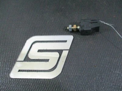 Interruptor de control de luz de freno Subaru SVX 1996 Foto 1 de 4