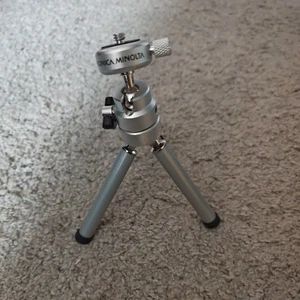 Konica-Minolta Mini tripod - Picture 1 of 3