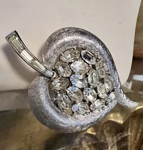 Vintage Krone Trifari strukturiert Silber Stiel Blatt Brosche Brillant oval Strass - Bild 1 von 8