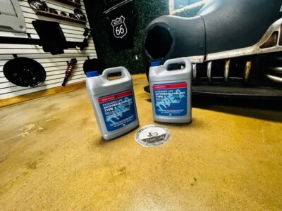 (2) Genuine Honda/Acura Long Life Antifreeze/Coolant Type 2 OL9999011 - Image 1 of 4