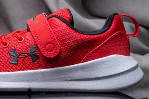 UNDER ARMOUR ESSENTIAL shoes for boys, NEW & AUTHENTIC, size (YOUTH) 1 - Bild 1 von 7