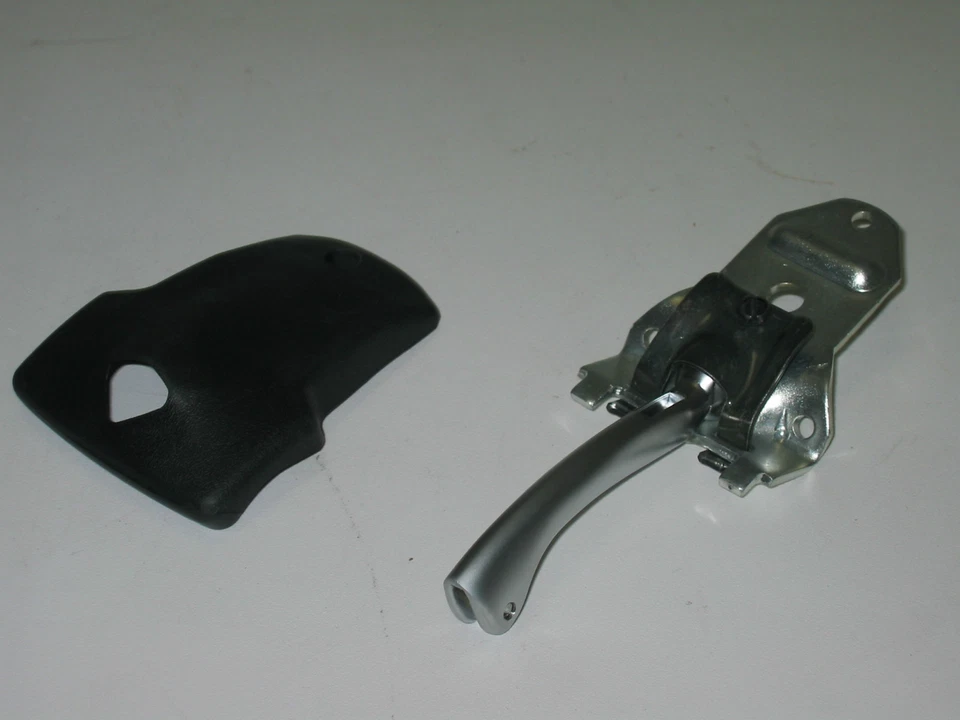 1971-1972 Chevelle and El Camino Interior Rearview Mount Boot and Bracket for HT - Image 1 of 1