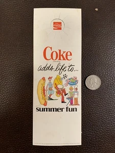 Etiqueta colgante de botella de Coca Cola 1976 vintage - Coca-Cola añade vida a... diversión de verano - Imagen 1 de 1