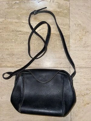 Vtg  Guy Laroche Paris shoulder Crossbody Leather Purse Black 9”x6”x4” - Photo 1/4