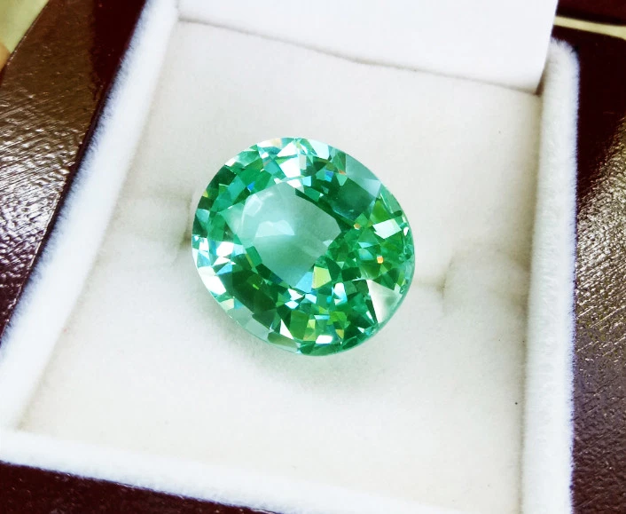 14.95ct. 16x13.5mm.TOP COLOR! NEON GREEN/BLUE PARAIBA COLOR CREATED GEMs AAA+ — 第 1/4 张图片