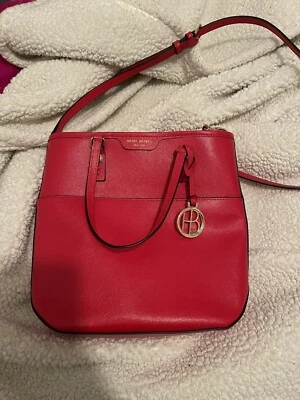 Bandolera Hobo Henri Bendel en rojo sin marcas, arañazos. ¡Se ve nuevo! Foto 1 de 4