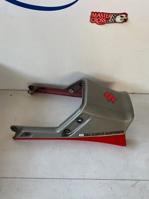 CODONE POSTERIORE SUZUKI GS 550 ES/ESE/EF/ESF 1983/86 (45510-43700-91J) Foto 1 de 4