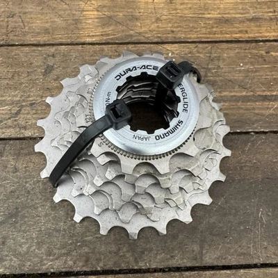 Cassette Hyperglide vintage Shimano Dura-Ace 8 velocidades 12-23T 23 dientes Japón Foto 1 de 4