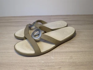 Sandalias CROCS para mujer 7 Sanrah crema topo mate plata círculo anillo deslizables RARAS - Imagen 1 de 7