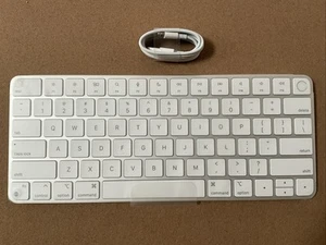 Apple Magic Keyboard A2449 White With Touch ID Lightning Cable *FREE SHIP* - Picture 1 of 6