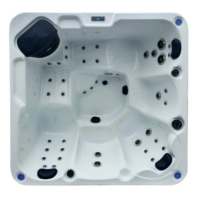 HOT TUB 5 SEATER TRIDENT LUXURY CANADIAN GECKO 13AMP / 32AMP SPA LIGHTS MUSIC - Image 1 of 4