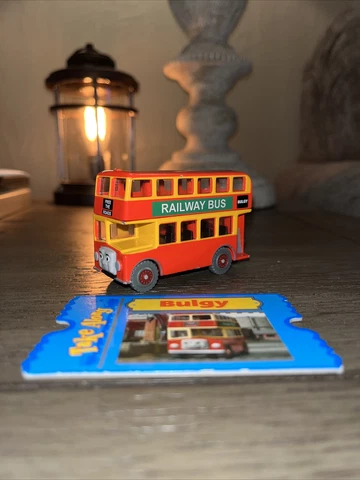 BULGY BUS!  THOMAS FRIENDS!  TAKE Along Diecast 2004 COLLECTOR CARD! Cover