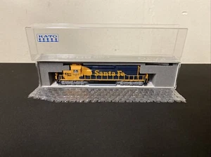 KATO 176-8208 N Scale Santa Fe EMD SD40-2 Mid Nose Headlight Locomotive 5077 - Picture 1 of 10