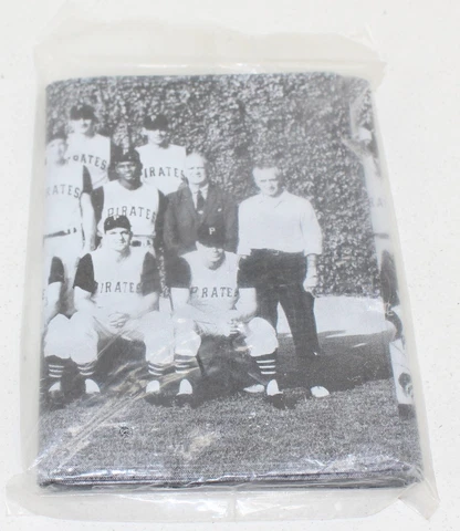 1960 Pittsburgh Pirates Photo Wallet, Sealed, Clemente Cover