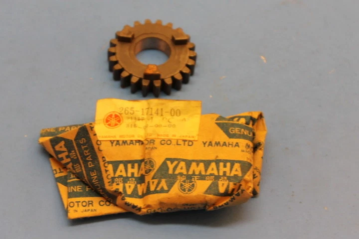 NOS YAMAHA 4TH PINION GEAR 22T AT1MX LT2M CT1 HT1 AT2 PART# 265-17141-00-00 - Image 1 of 1