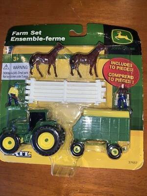 ERTL farm set John Deere 2011 NEW - Image 1 of 4