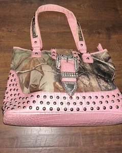 REAL TREE PINK CAMO BAG WITH RHINESTONE BUCKLE - Picture 1 of 10