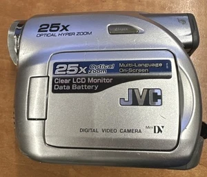 Caméscope numérique JVC mini DV model GRD320E vendu nu sans batterie ni chargeur - Photo 1/4