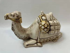 Statuina presepe cammello inginocchiato avorio stampo Holland - cammello riposante - bordo oro - Foto 1 di 7