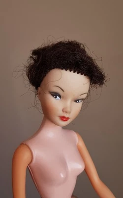 1962 Vintage Uneeda Miss Suzette Doll Rare Unique Y Joint Brunette Barbie Clone  - Image 1 of 4