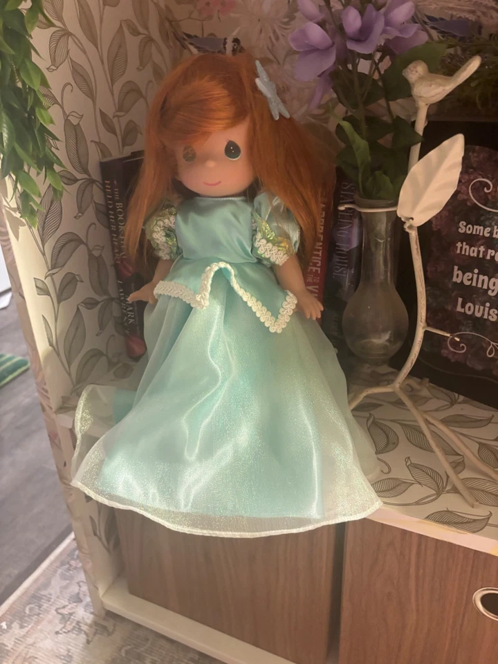 Muñeca Princesa Ariel Precious Moments - Exclusiva Parque con soporte Foto 1 de 1