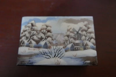 Pretty decorated wooden trinket box, 9x6x3.5cm - Image 1 of 4