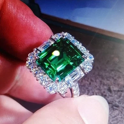 ANELLO ENGAGEMENT IN ORO BIANCO 18 KT. TIT. 750 CON SMERALDO E BRILLANTI. - Imagen 1 de 4