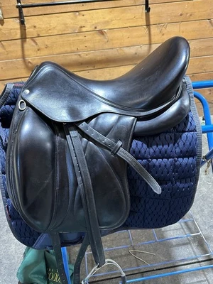 "Silla de montar de doma Devoucoux Makila 17,5""" Foto 1 de 4