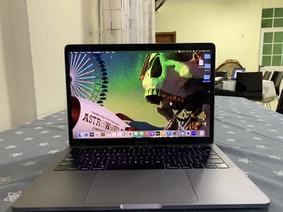 Plateado 13" Apple MacBook Pro | USBC | 3.4GHz i7 TURBO | 512GB | Escuela | Oficina Foto 1 de 4