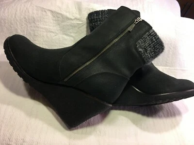 Botas de cuña al tobillo de gamuza grises Lacoste para mujer con cierre de cremallera talla: 39 Foto 1 de 4