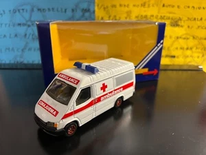 1/43 Corgi C656/3 Ford Transit lwb Emergency Ambulance ambulanza ambulancia samu - Foto 1 di 1