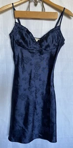 LA Hearts Kleid Damen S dunkelblau Satin Polyester Nacht Tank Blumen Schmetterling - Bild 1 von 5