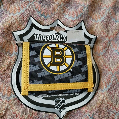 Brand New  Boston Bruins Team  Tri-Fold Canvas Wallet Ships Today! Cover