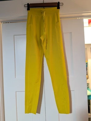 Leggings Offline By Aerie Amarillo Neón Microfibra Talla S Con Bolsillos  Foto 1 de 4