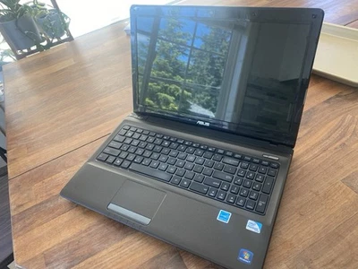 Portátil Asus K52F - Sin cargador, HD eliminado Foto 1 de 4