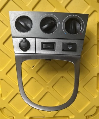 Módulo de control climático de temperatura Toyota Matrix 2004 2005 2006 2007 2008 Foto 1 de 4