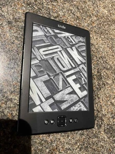 Amazon Kindle 4th Gen D01100 2GB wi fi - ebook Reader - works well :) - Picture 1 of 8