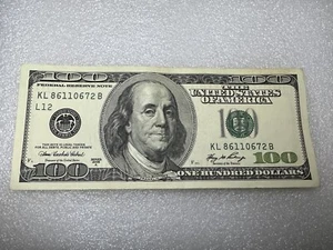 USA, SERIES 2006 $100 DOLLAR BILL, FEDERAL RESERVE NOTE, CIRCULATED, KL86110672B - Picture 1 of 2